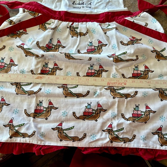 NWTs “Dachshund Through the Snow” cotton Christmas apron. - Picture 7 of 13
